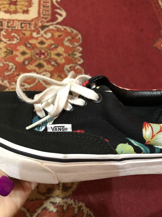 Tenisi vans marime 42 tenisi vans model floral marime 42