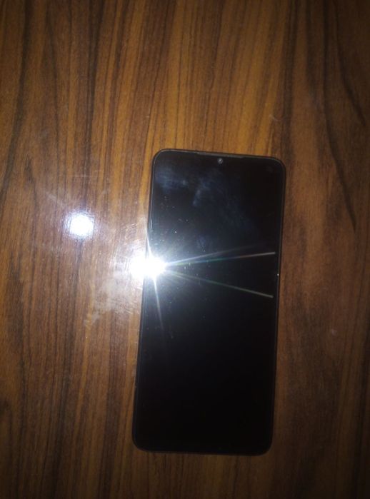 Infinix smart 7 sotiladi karobka dakumint yuq hali yangi telfon