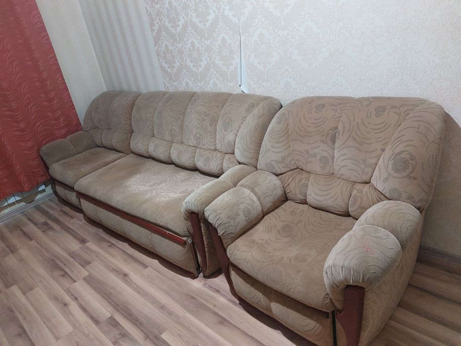 Продаю диван с креслом