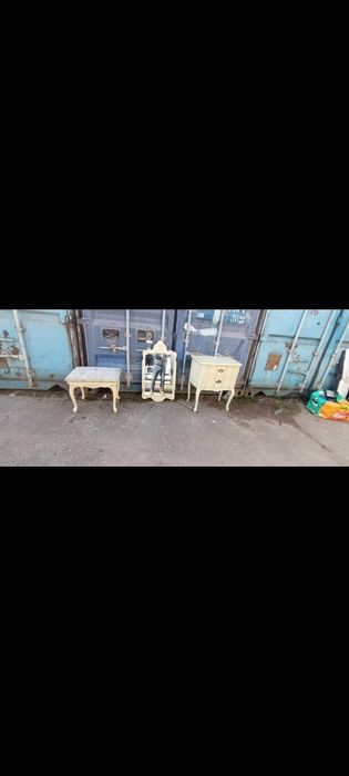 Тоалетка Огледало и столче