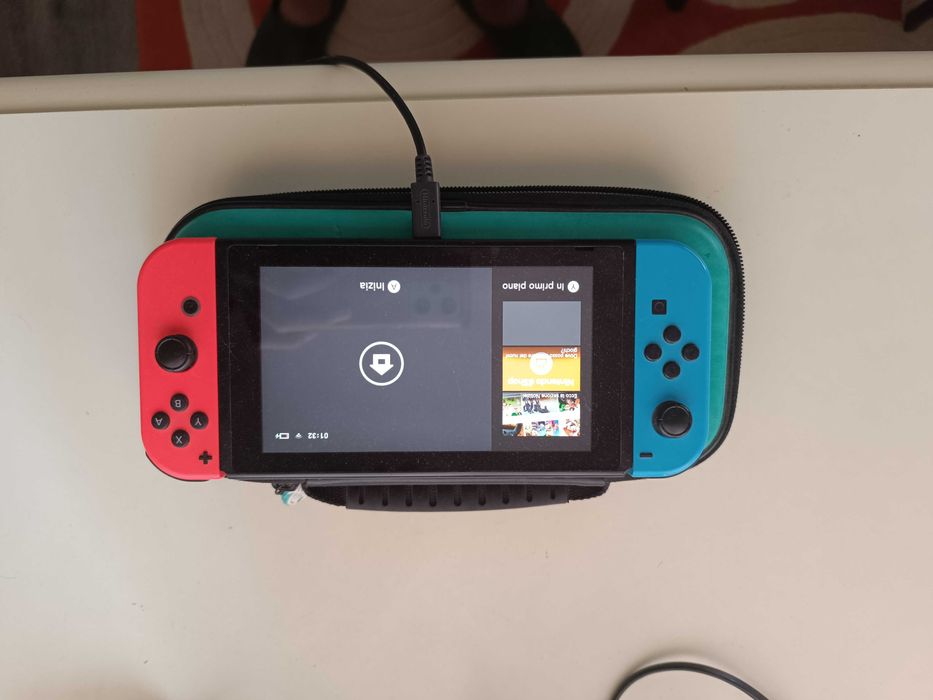 Nintendo switch cu toate accesoriile și husă + joc cadou