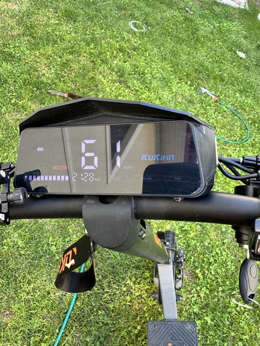 kukirin g2 2000km /schimb cu scuter 49cc cu acte