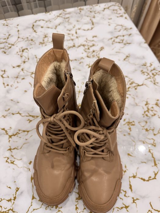 Сапоги зимние продается