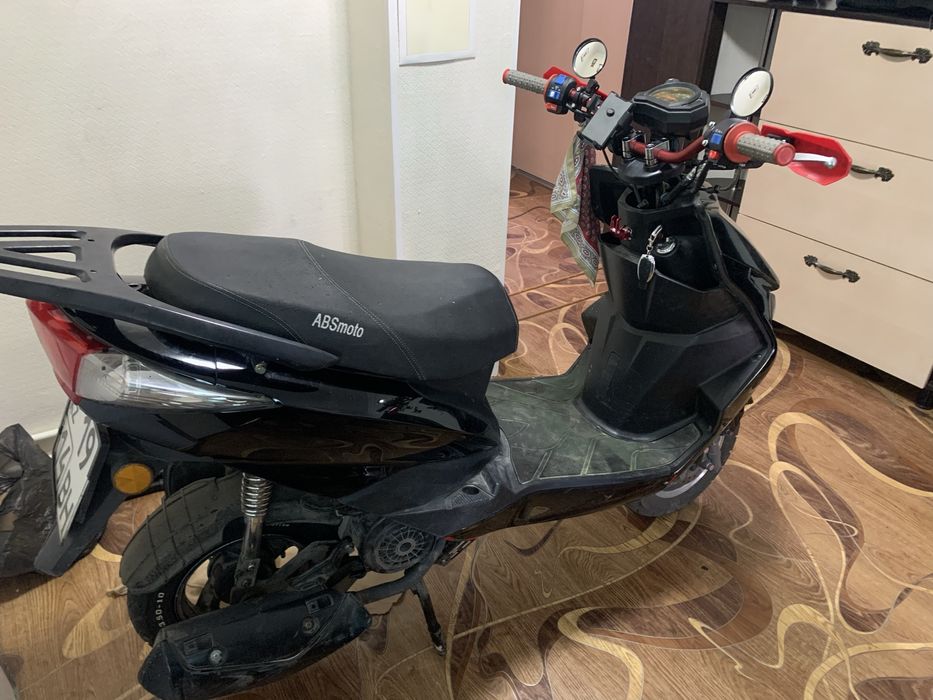 Продам скутер м8