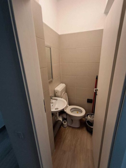 Apartament 3 camere + loc de parcare - de inchiriat