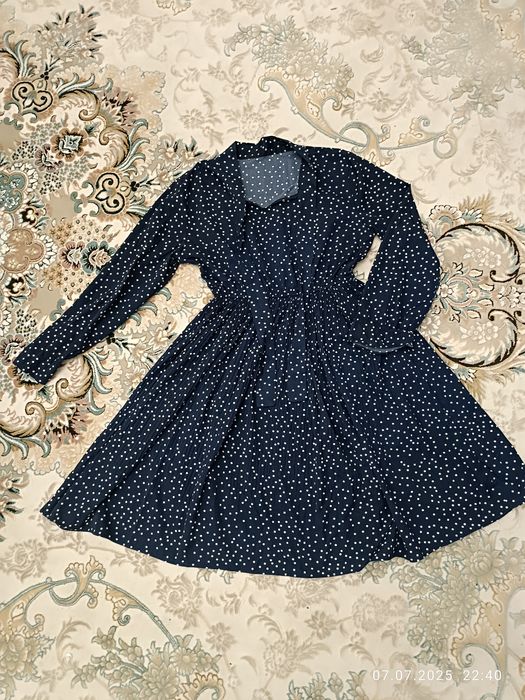 Продам платье размер 46-48 очень стильные подходит нежным девушкам