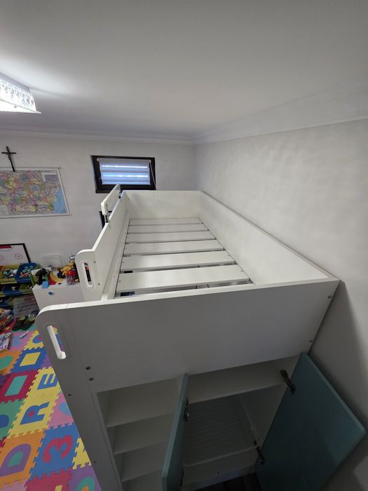 Pat etajat cu raft si dulap