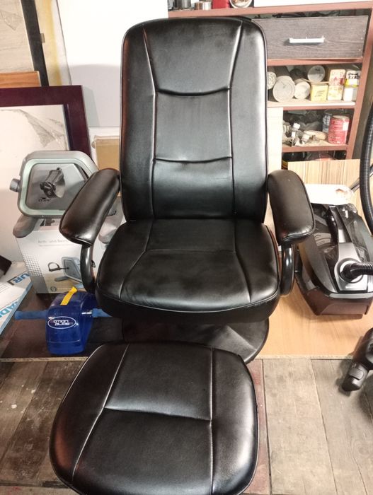 Релакс стол с регулиране и табуретка