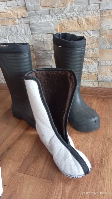 Продам мужские сапоги