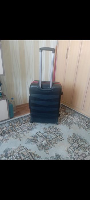 Продам   чемодан