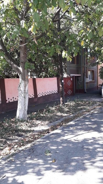 Vând casă cu etaj , Oradea, Ioșia ,str. Aviatorilor nr.93,