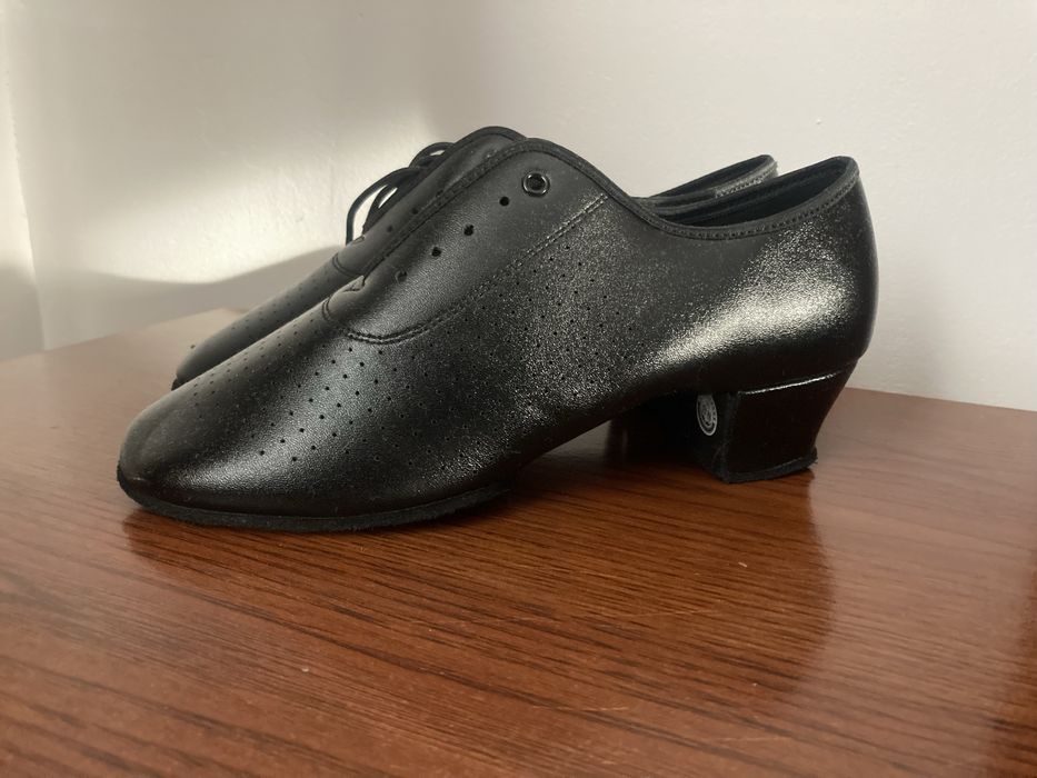 Pantofi dans sportiv latino