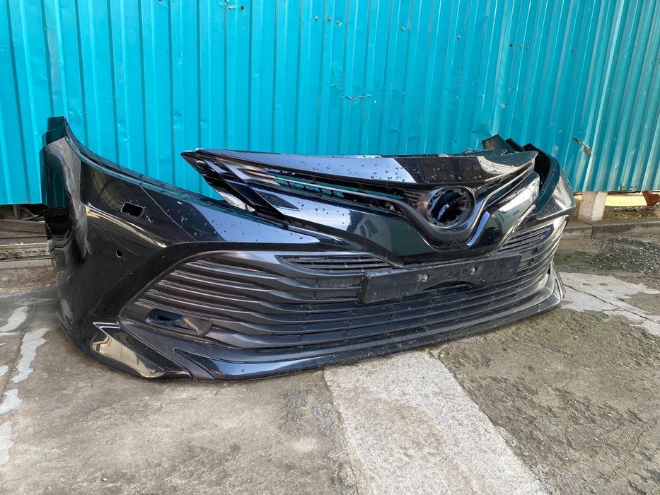 Бампер в сборе на Тойота Камри 70 европа