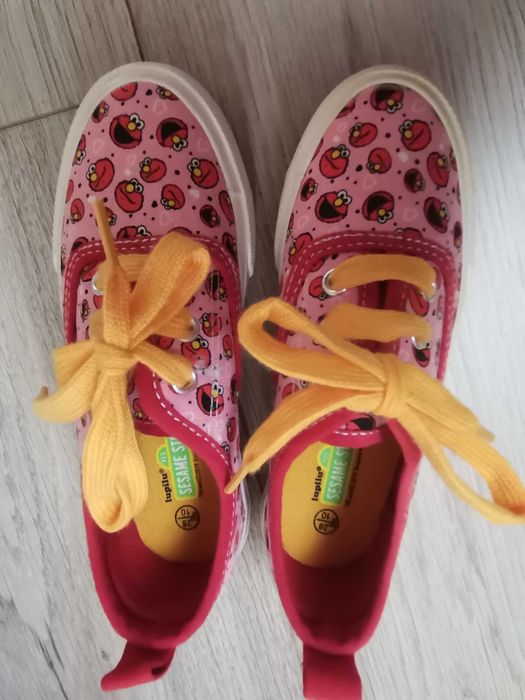 Vând pantofiori fetite și tenesi