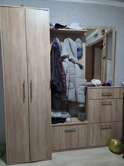 Продам шкаф в прихожую