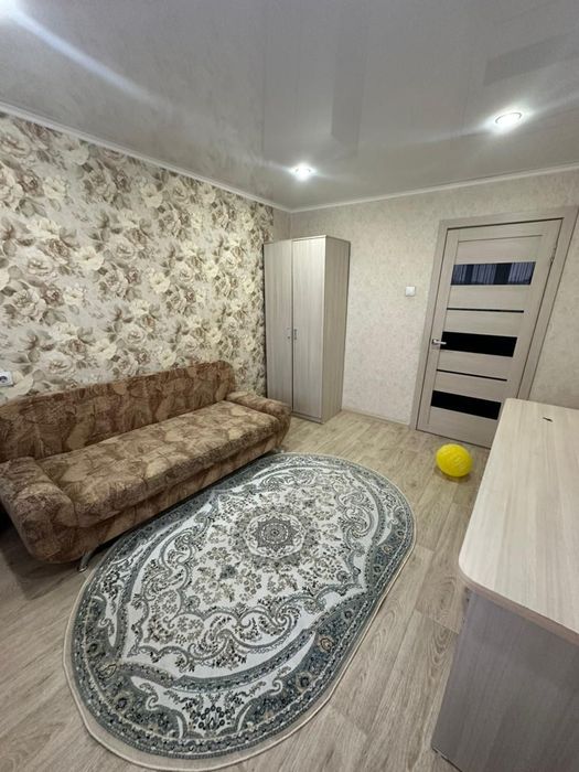 Срочно!Продам 2 ух.комн кв район 8 школы