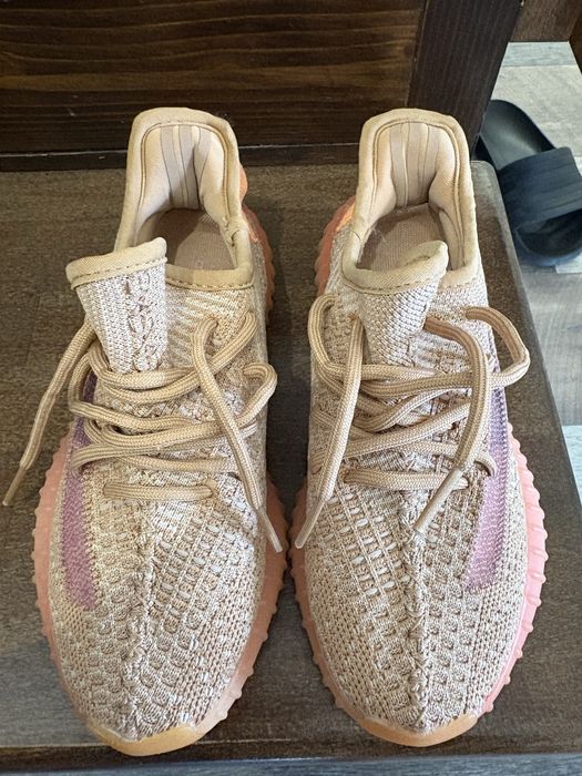 Yeezy adidas , panza , nike