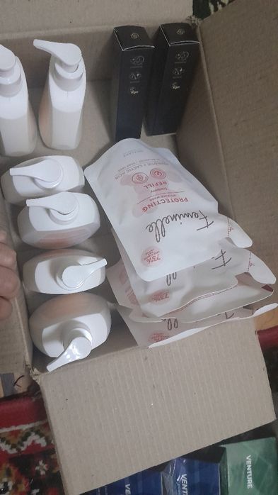 Original kasmetika va parfyum mahsulotlari sotiladi.