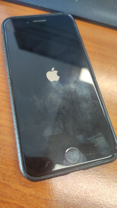 Apple iPhone 7 телефон