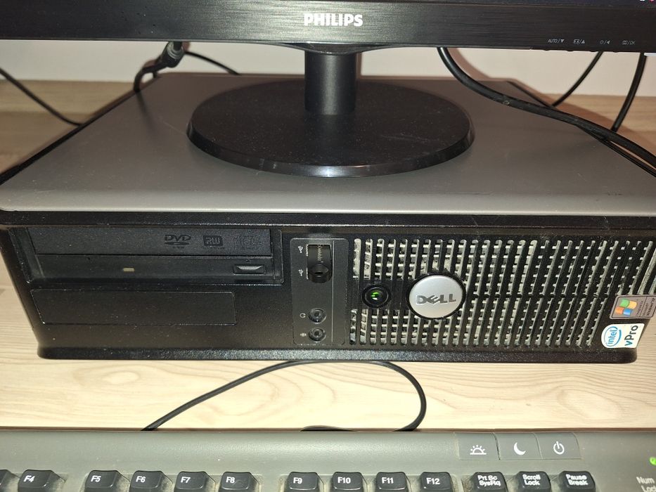 Dell  PC + monitor Led Philips 22" E8400 3.00 GHz, 4 GB RAM, 250 GB
