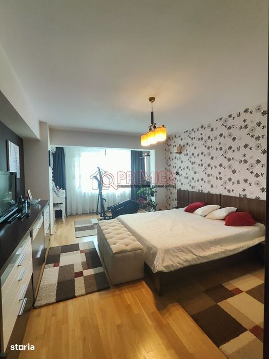 EROII REVOLUTIEI - Metrou - 3 camere