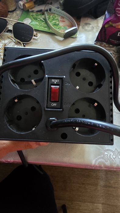 Стабилизатор напряжения Powercom TCA-1200