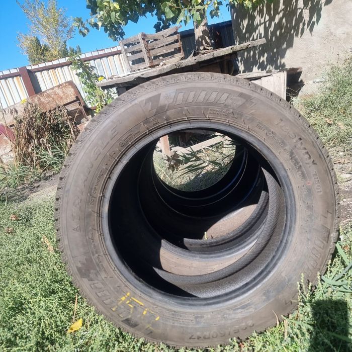 Продам резину triangle