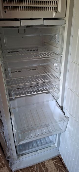 Продам морозильник