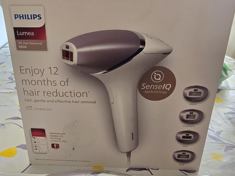 Фотоепилатор Philips Lumea 8000 + подарък чантичка за съхранение