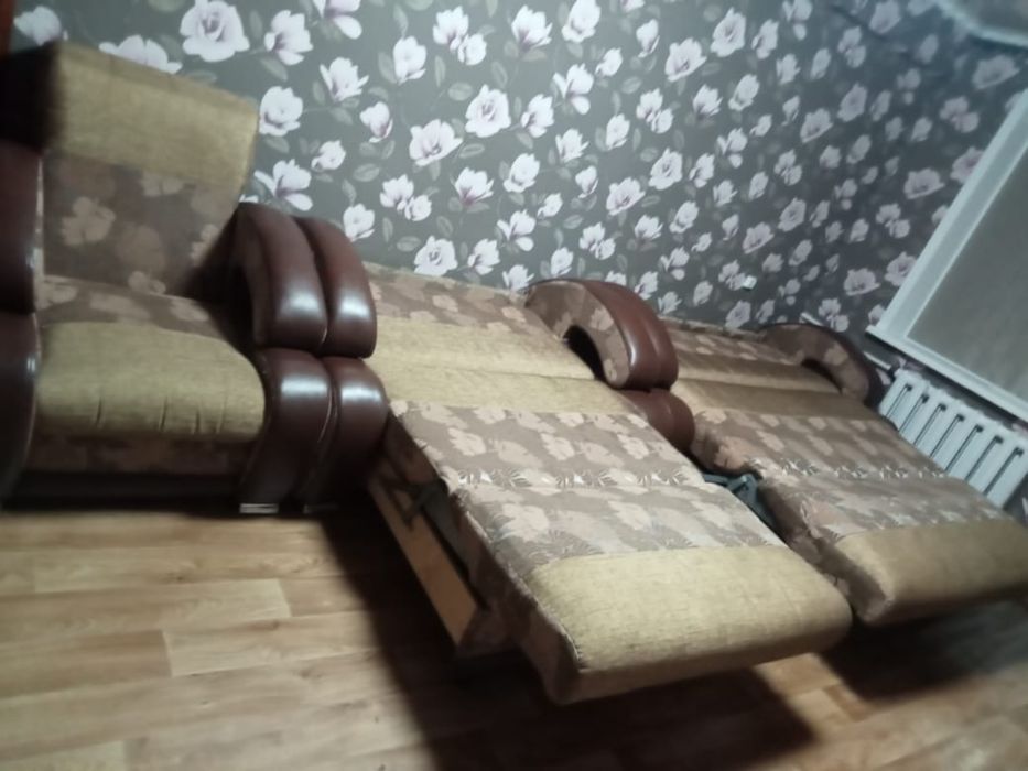 Кровать и кресло