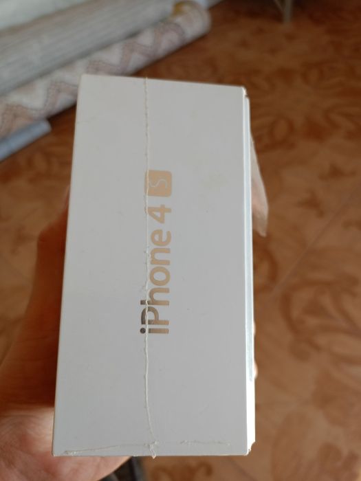 Телефон apple iphone 4s новый запечатанный