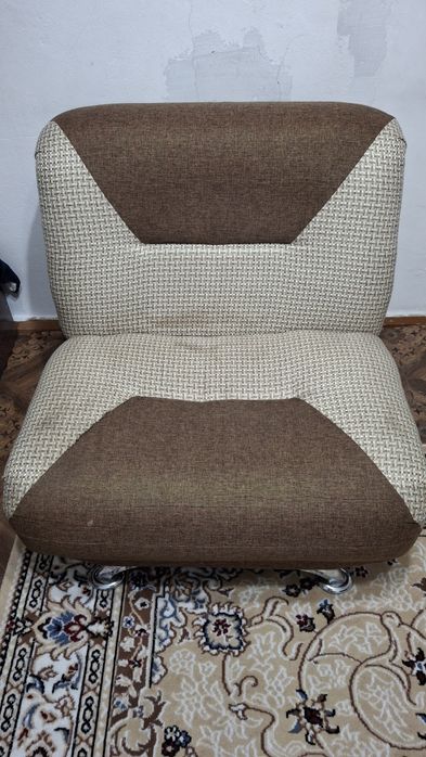 Продам 2  кресла