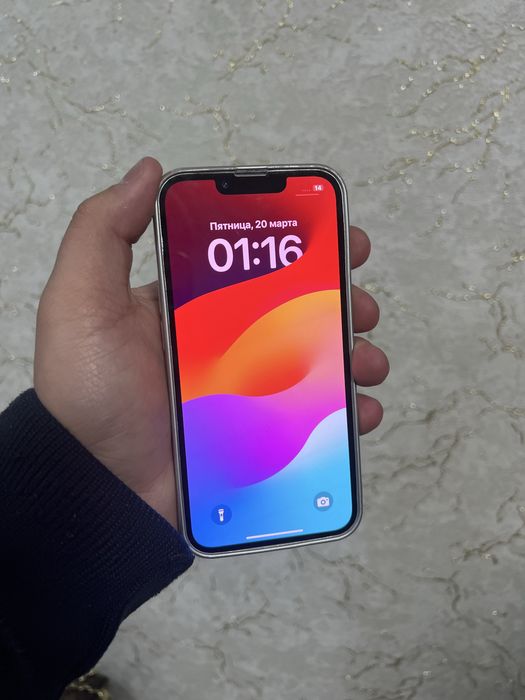 Продам айфон 13 идеал