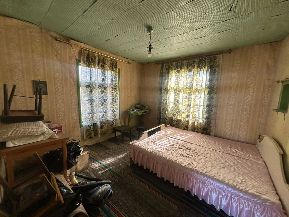 Двуетажна къща с фотоволтаици, с. Цар Асен