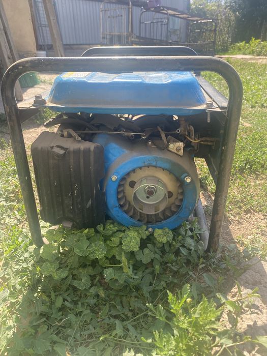 Бензиновый генератор на запчасти