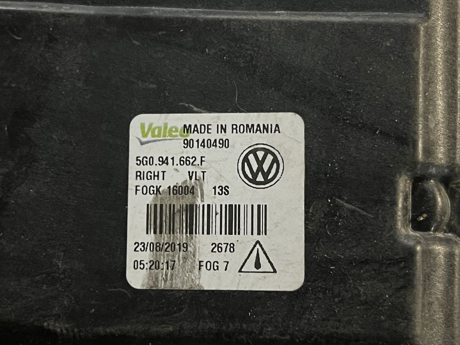 Десен Халоген с държач за броня за VW Golf 7.5