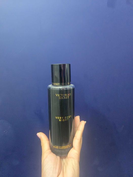 Мист за тяло victoria secreta very sexy night нов