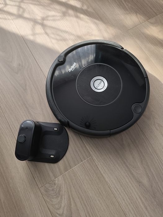Прахосмукачка робот Roomba 606