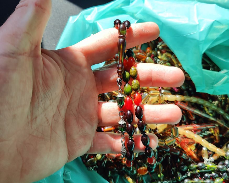 Продавам броеници от огън кехлибар - на едро