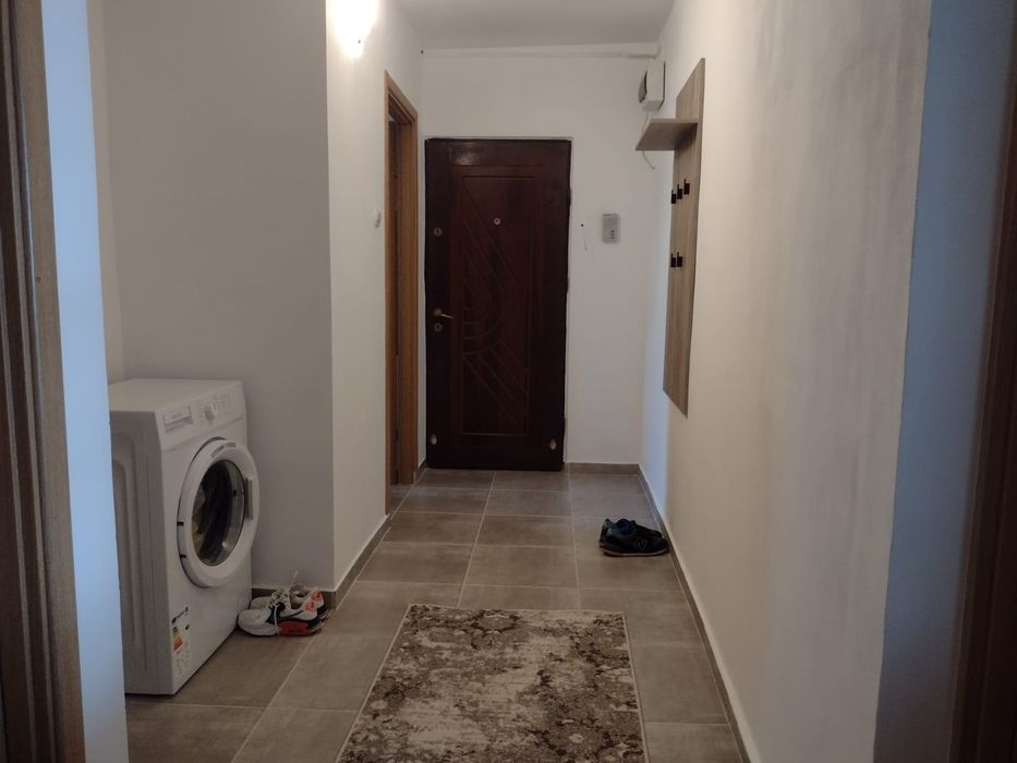 Apartament cu două camere de închiriat