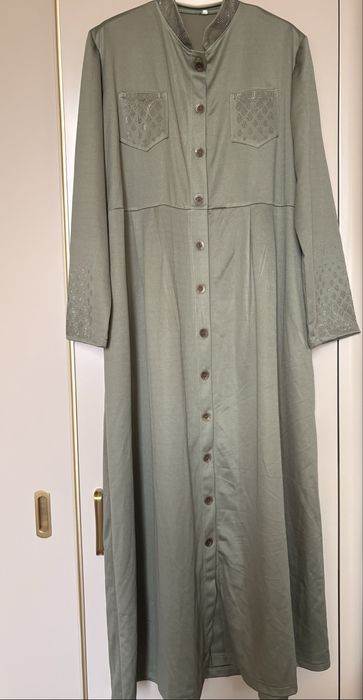 Платье оливкового цвета , новое
