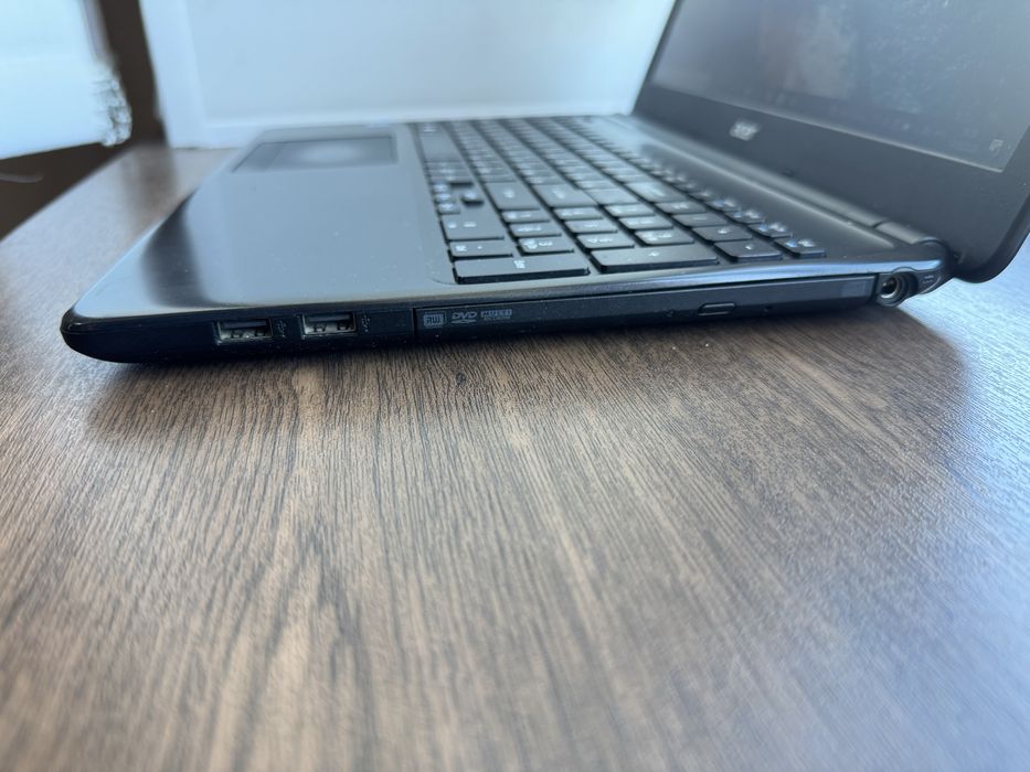 Ноутбу Асер i3 - 3217u ОЗУ 8 ГБ