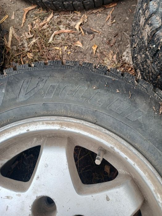 Продам колеса зимние