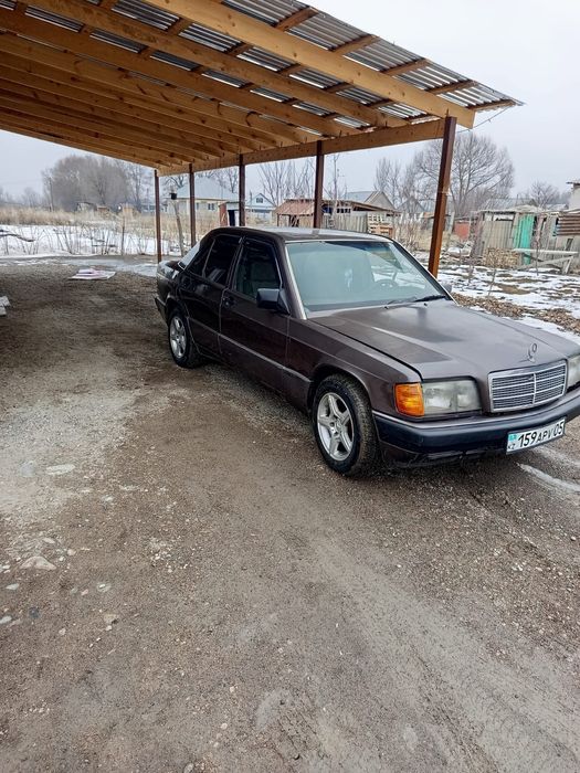 Мерс в хорошем состояние.