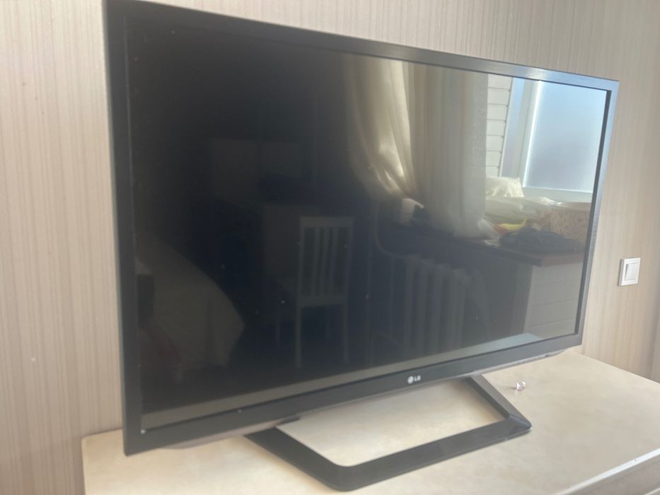 Телевизор Lg  в рабочем состоянии