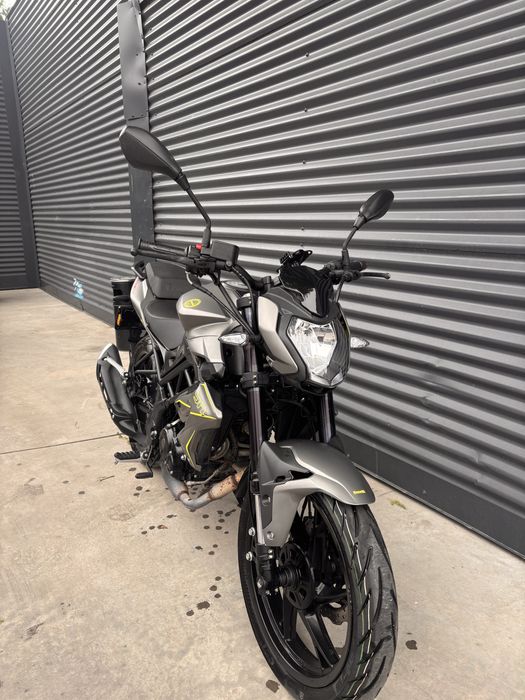Motocicleta 16 ani benelli bn 125