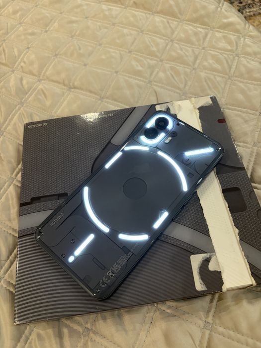 Nothing Phone 2 в хорошем состоянии