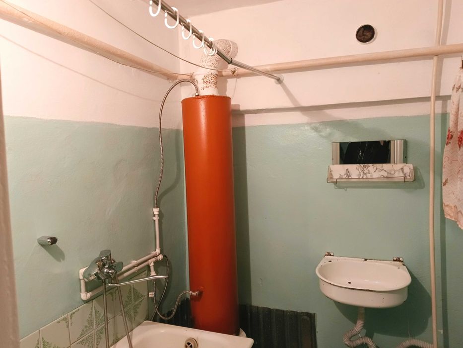 Продам квартиру (дом на два хозяина)