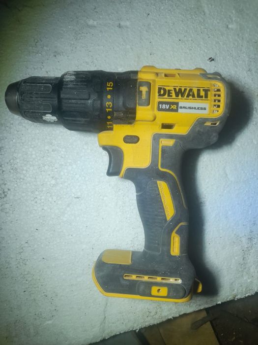Devalt filetant percuti brushles dcd778