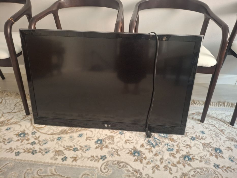 Продам телевизор LG